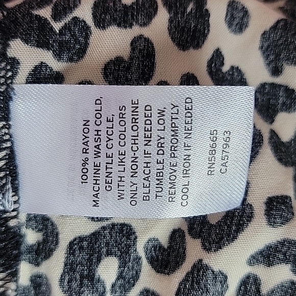 Nordstrom Cheetah Open Back  Cropped Jumpsuit/ XL. - Picture 4 of 12